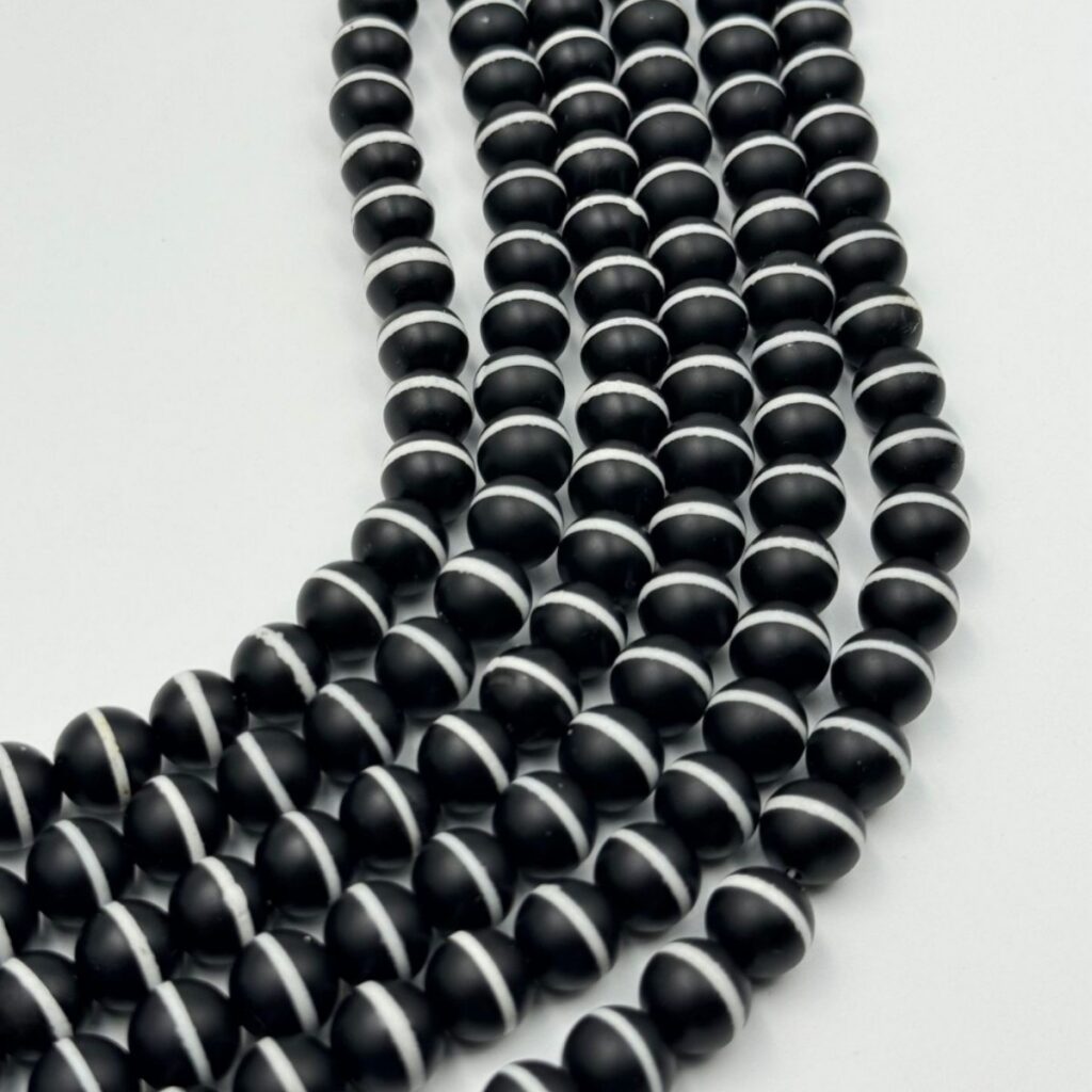 Black line agate round bead strands